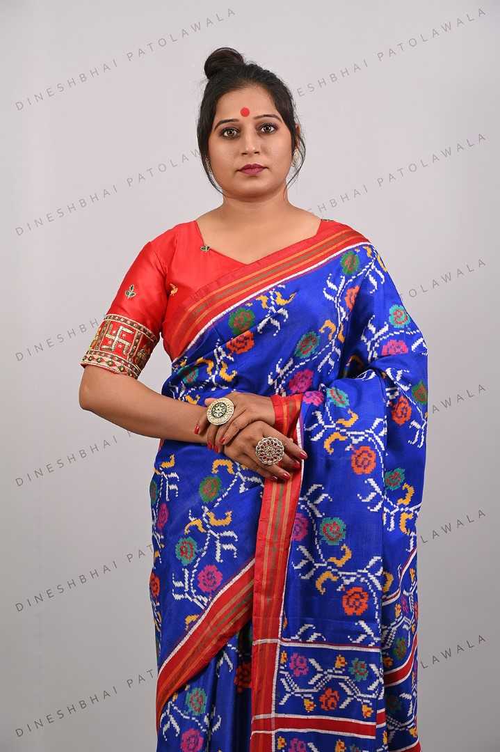 Blue Floral Design Double Ikkat Patola Saree_1