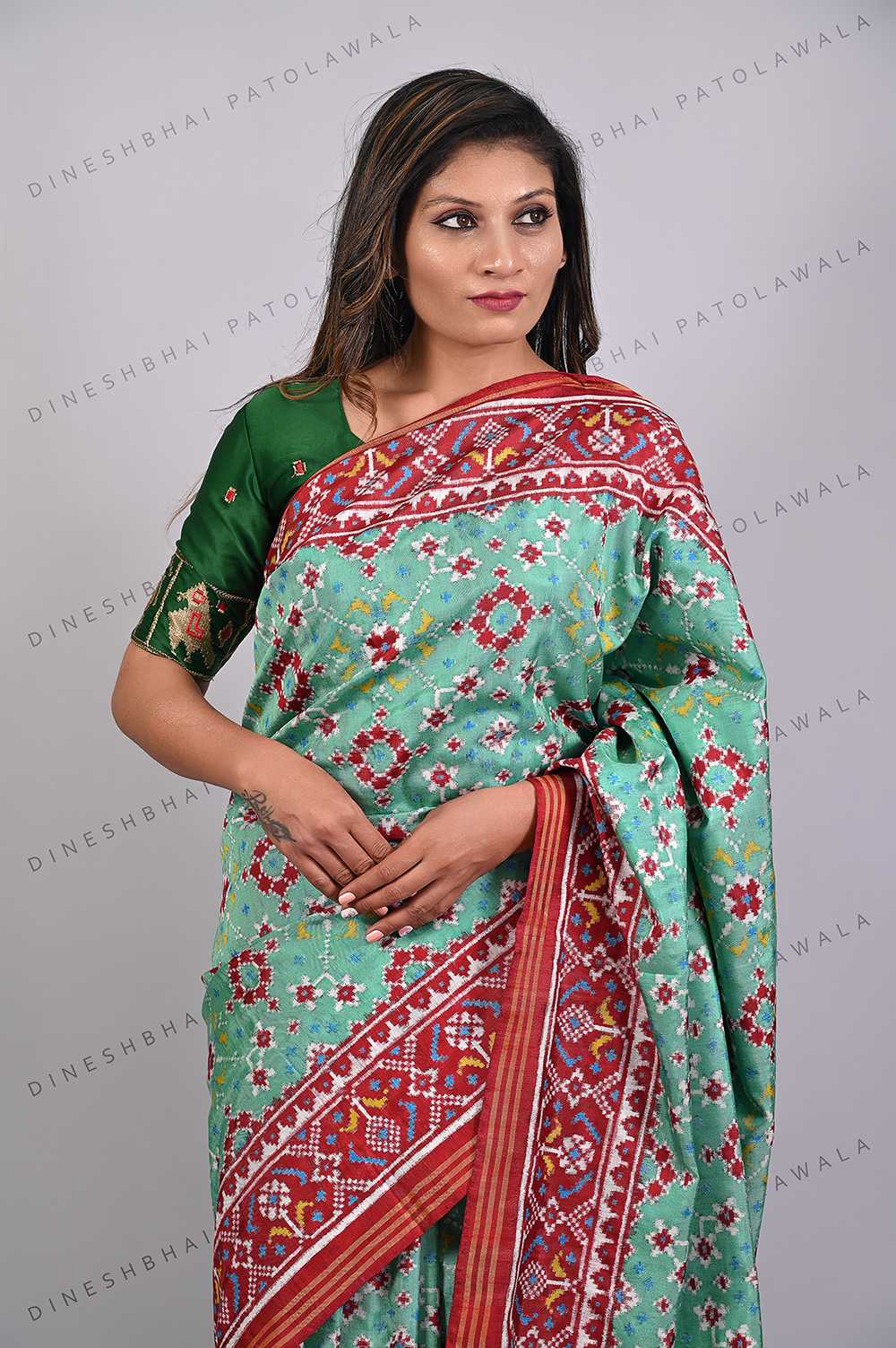 Pista Navratna Design Double Ikkat Patola Saree_1