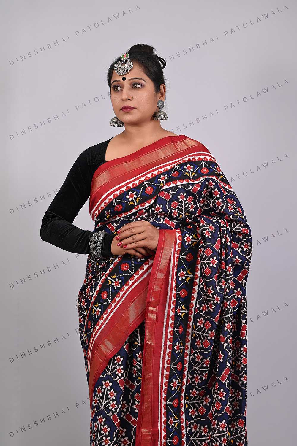 Navy Blue Floral Design Traditional Double Ikkat Patola Saree_1