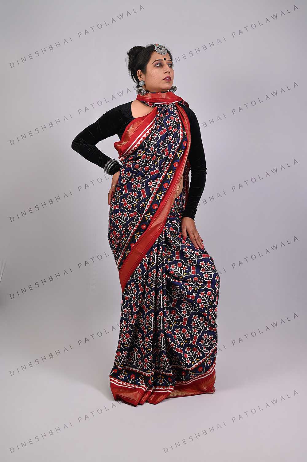 Navy Blue Floral Design Traditional Double Ikkat Patola Saree_1